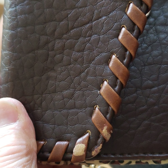 UNDER ONE SKY Crossbody with chain strap detail. cheetah print lining - Picture 13 of 13